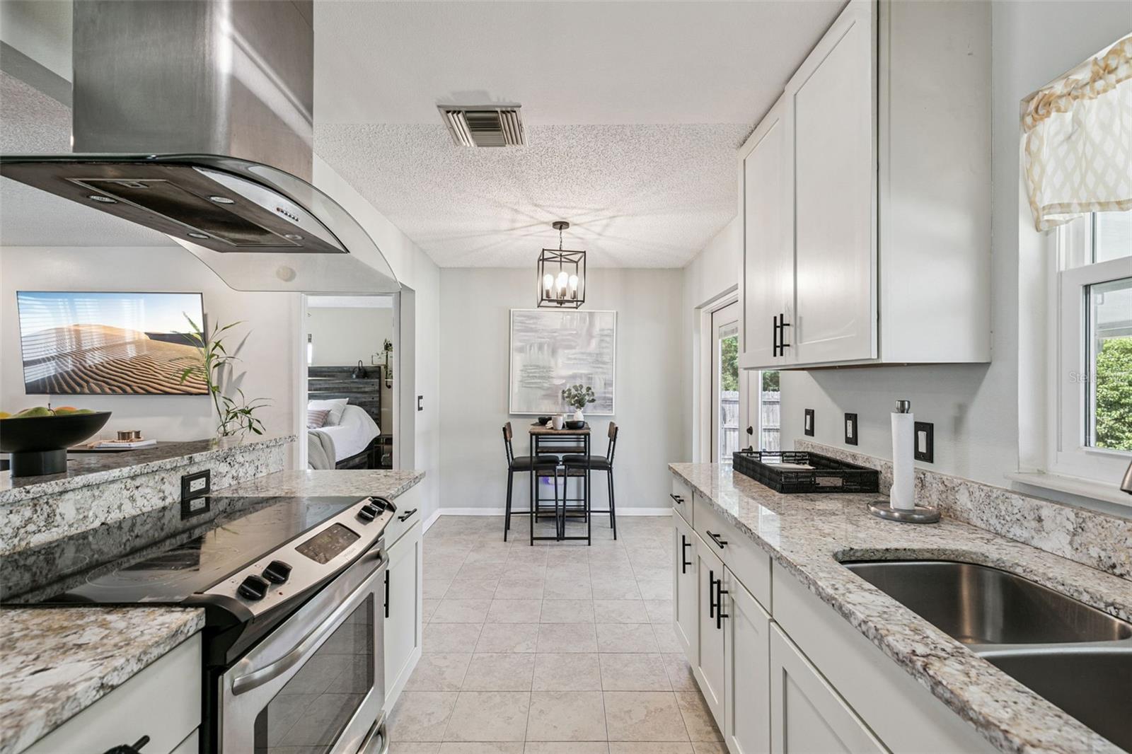 102 N SILVER CLUSTER CT