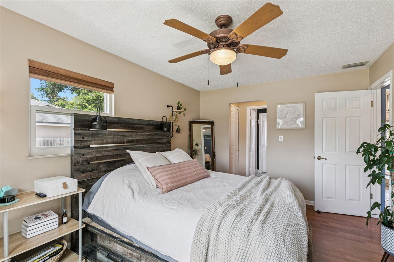 102 N SILVER CLUSTER CT