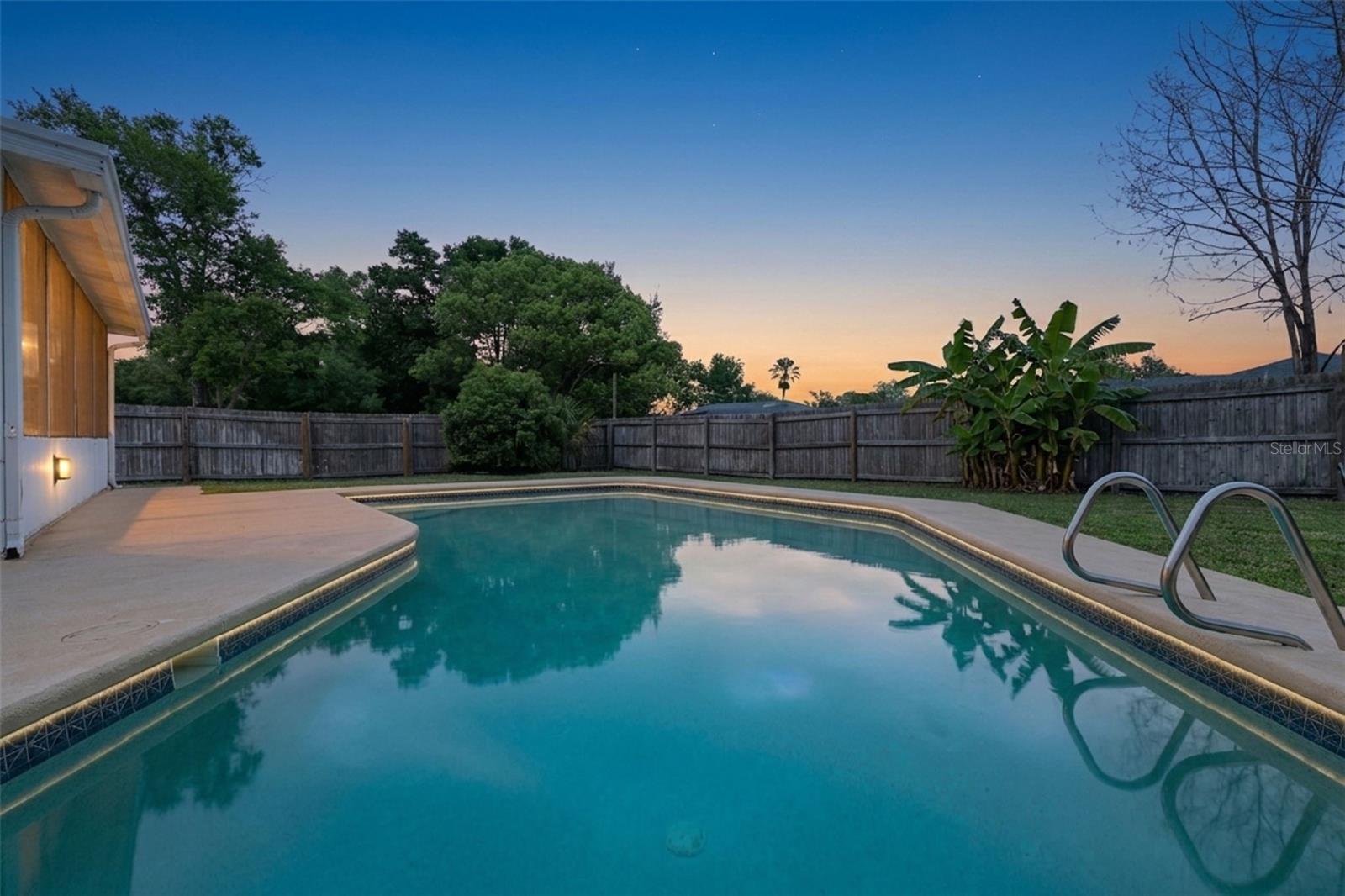 102 N SILVER CLUSTER CT