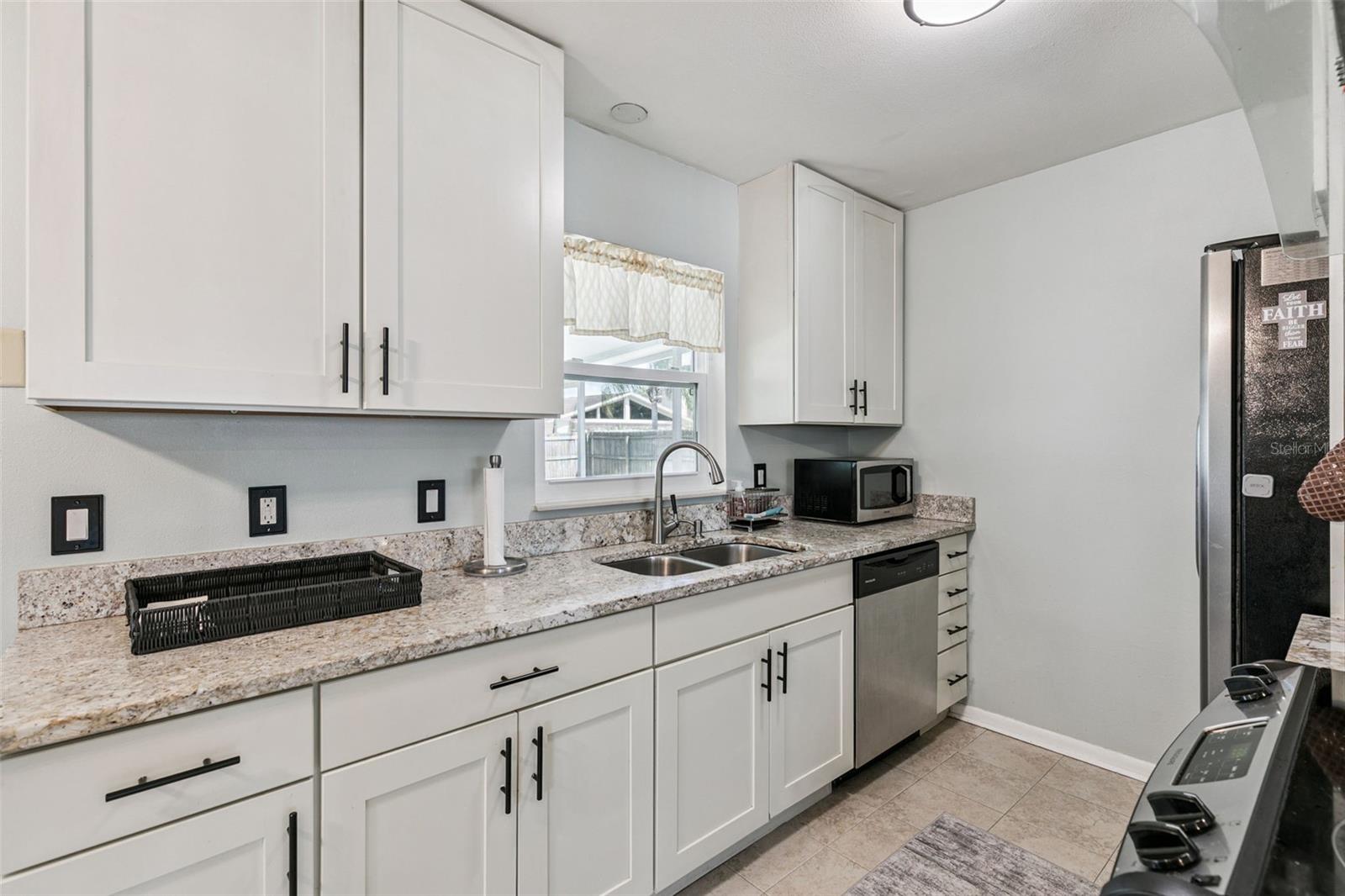 102 N SILVER CLUSTER CT