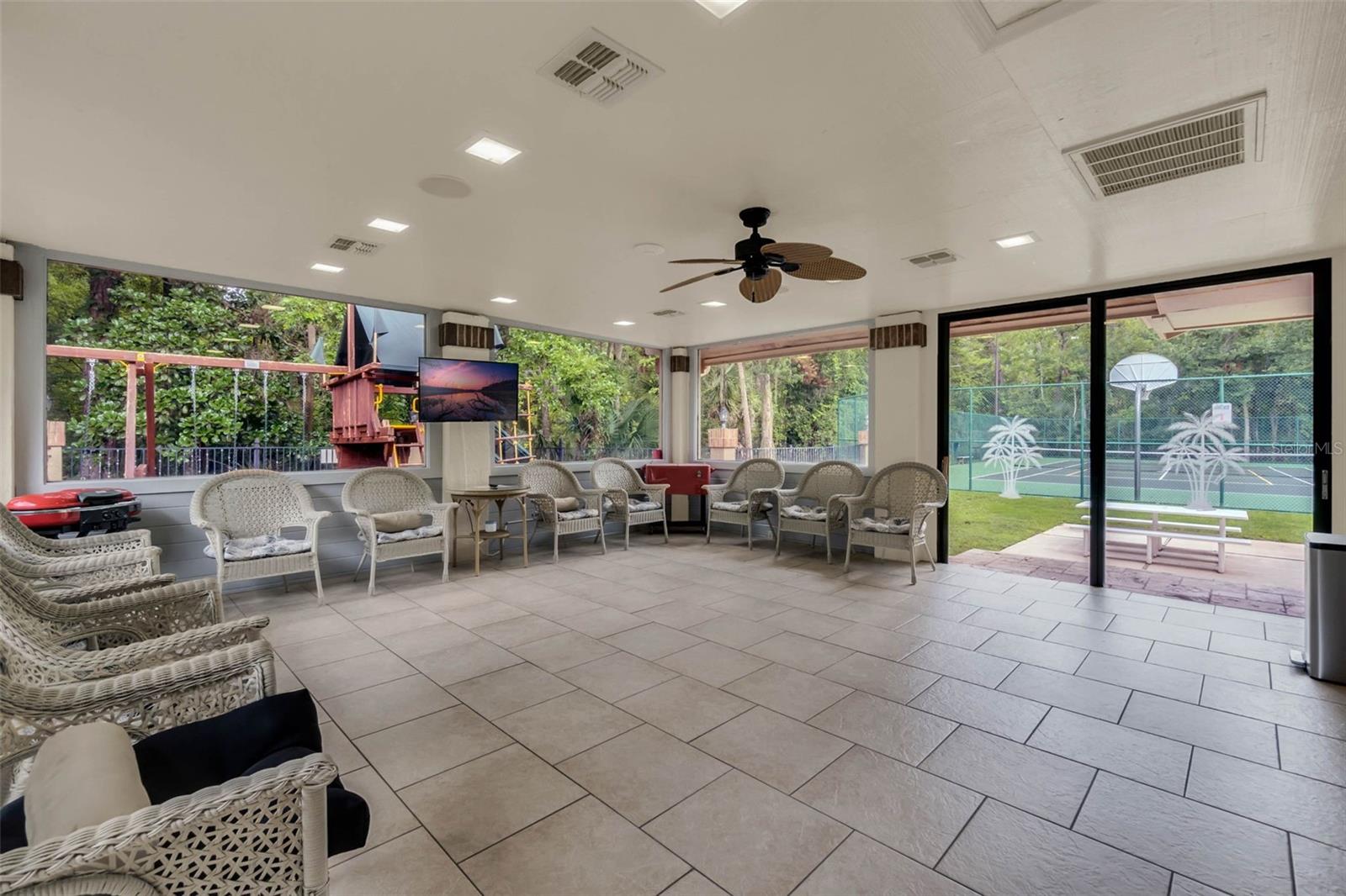 2271 SPRINGS LANDING BLVD