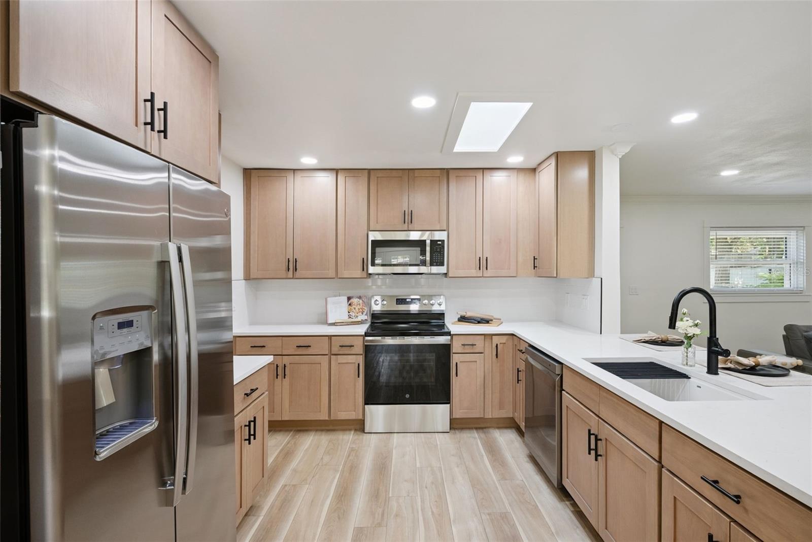 370 SULTANA LN