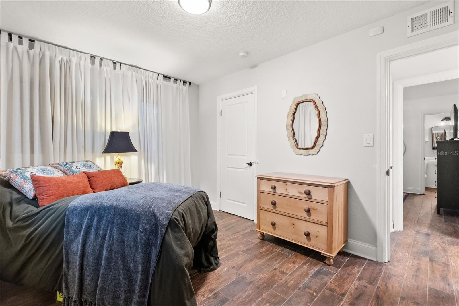 1562 ARBOR PARK DR