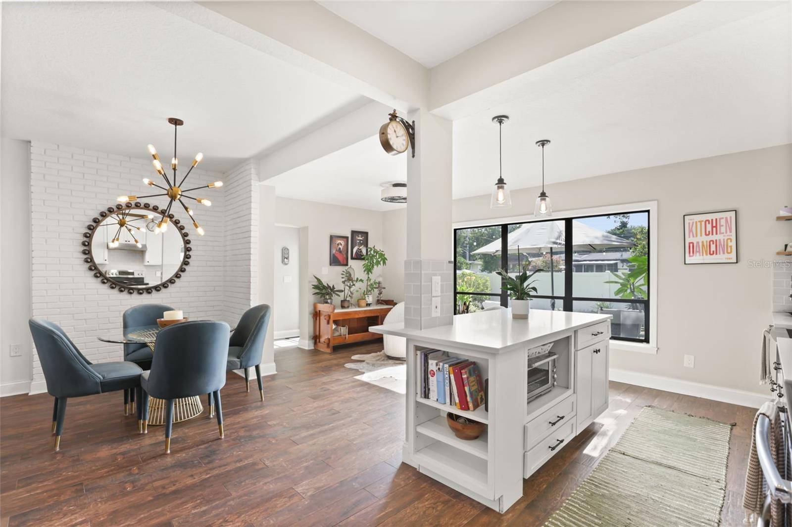 1562 ARBOR PARK DR