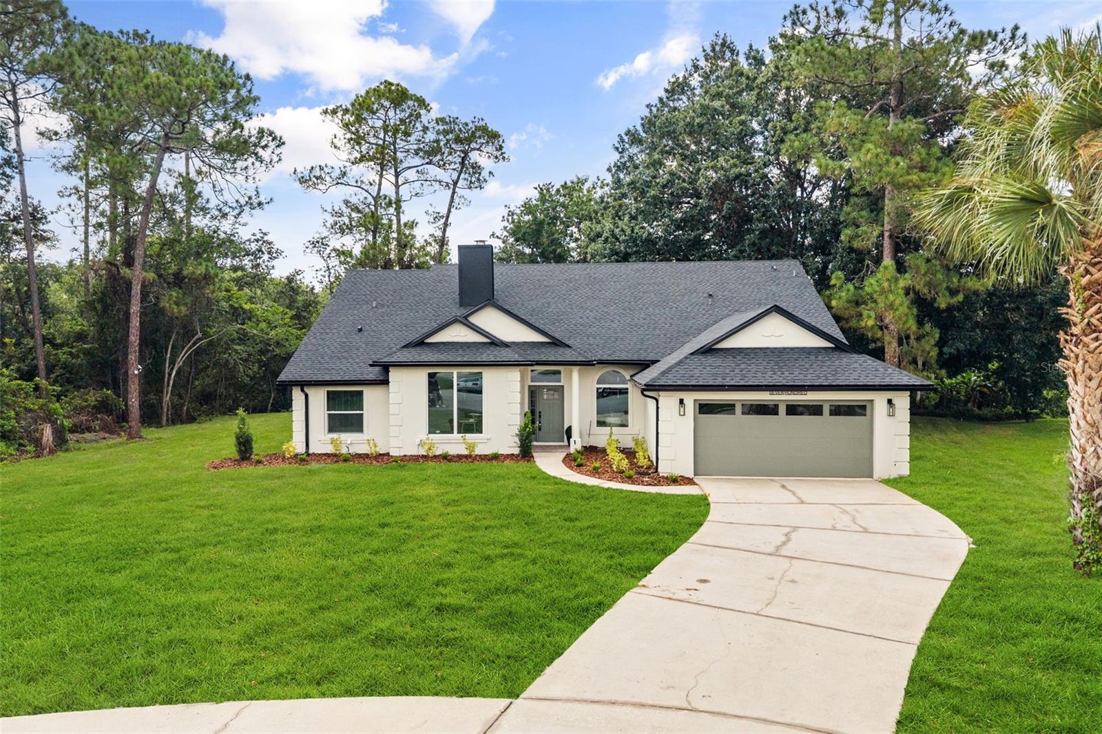 700 W PINEWOOD CT