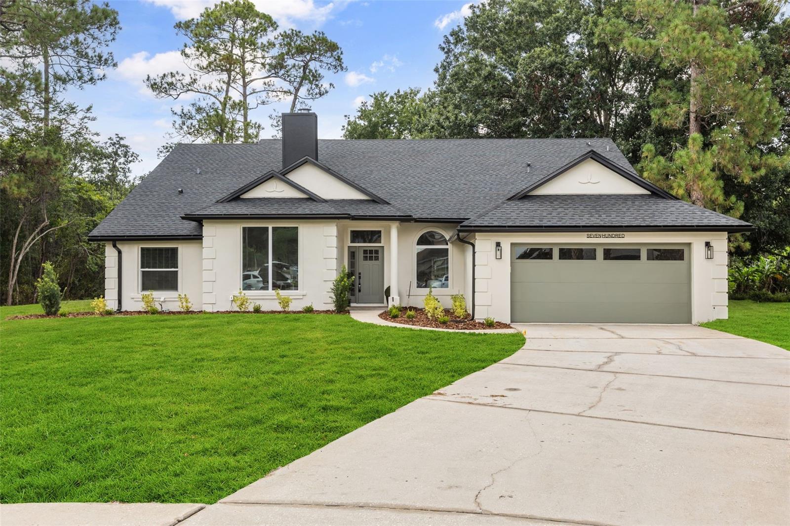 700 W PINEWOOD CT