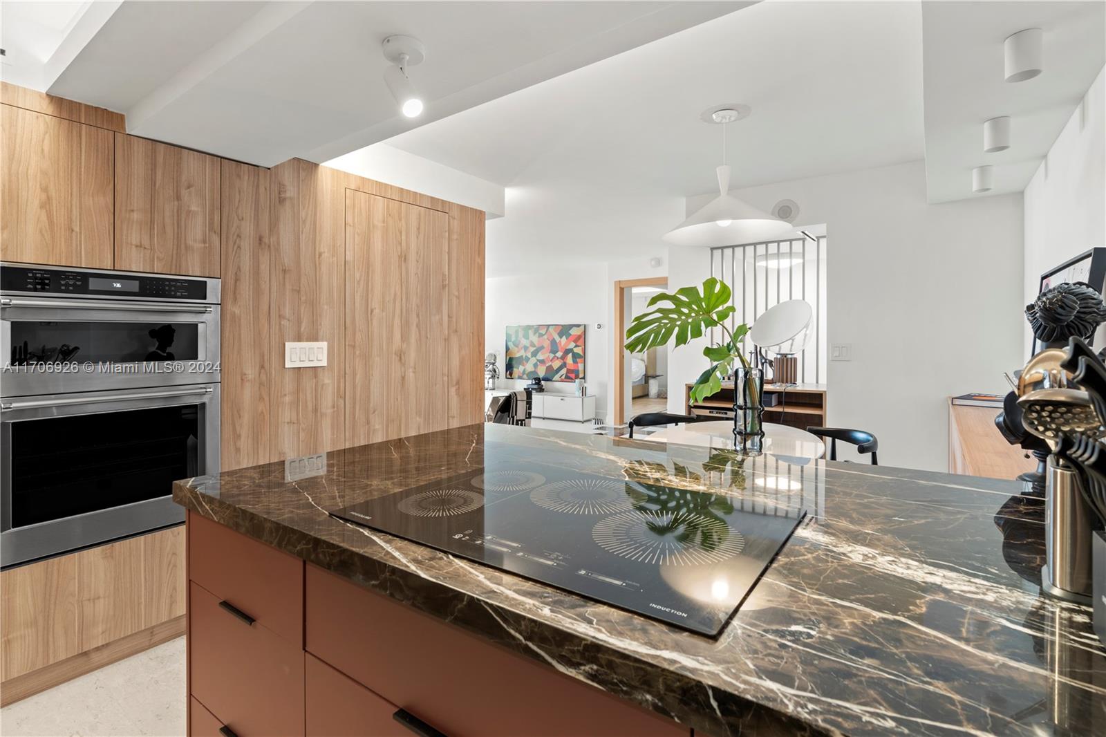 4000 NE Towerside Ter # 1109