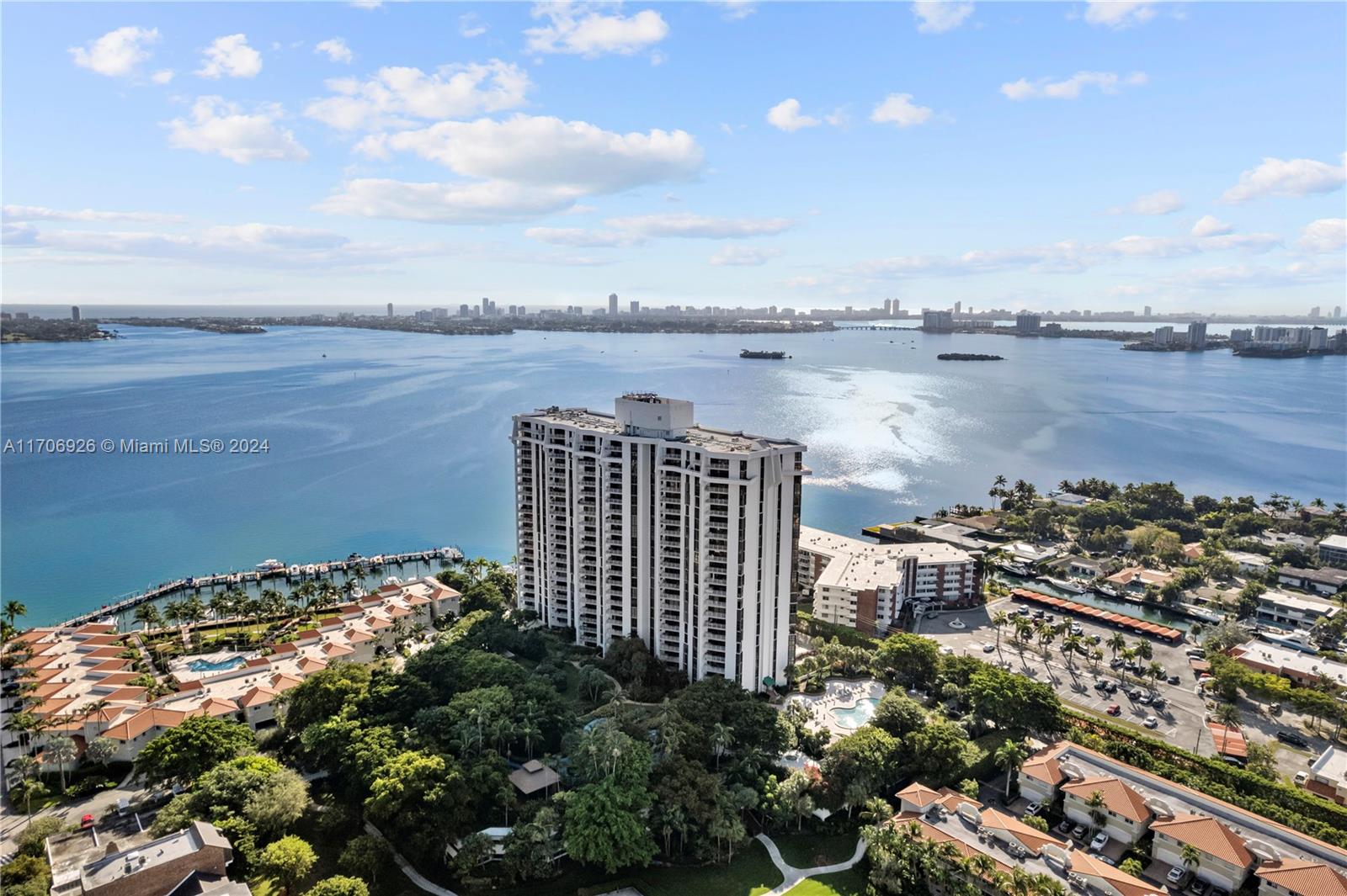 4000 NE Towerside Ter # 1109