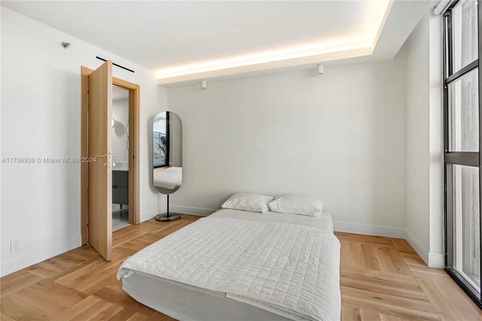 4000 NE Towerside Ter # 1109
