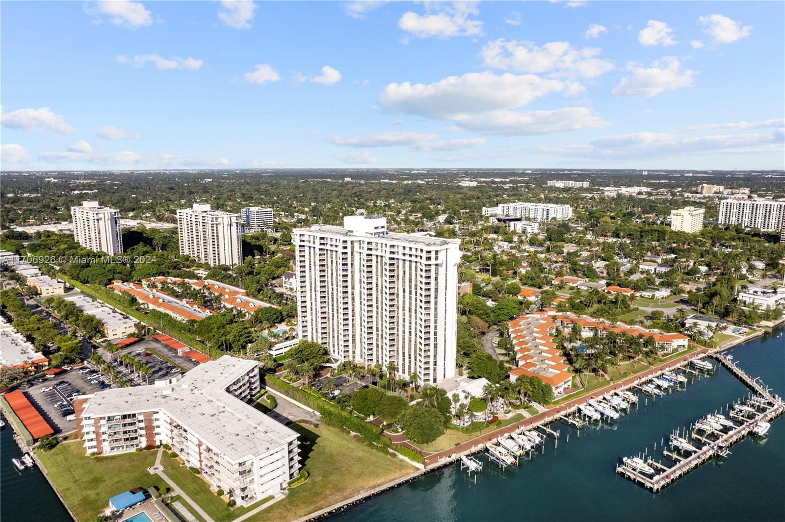 4000 NE Towerside Ter # 1109