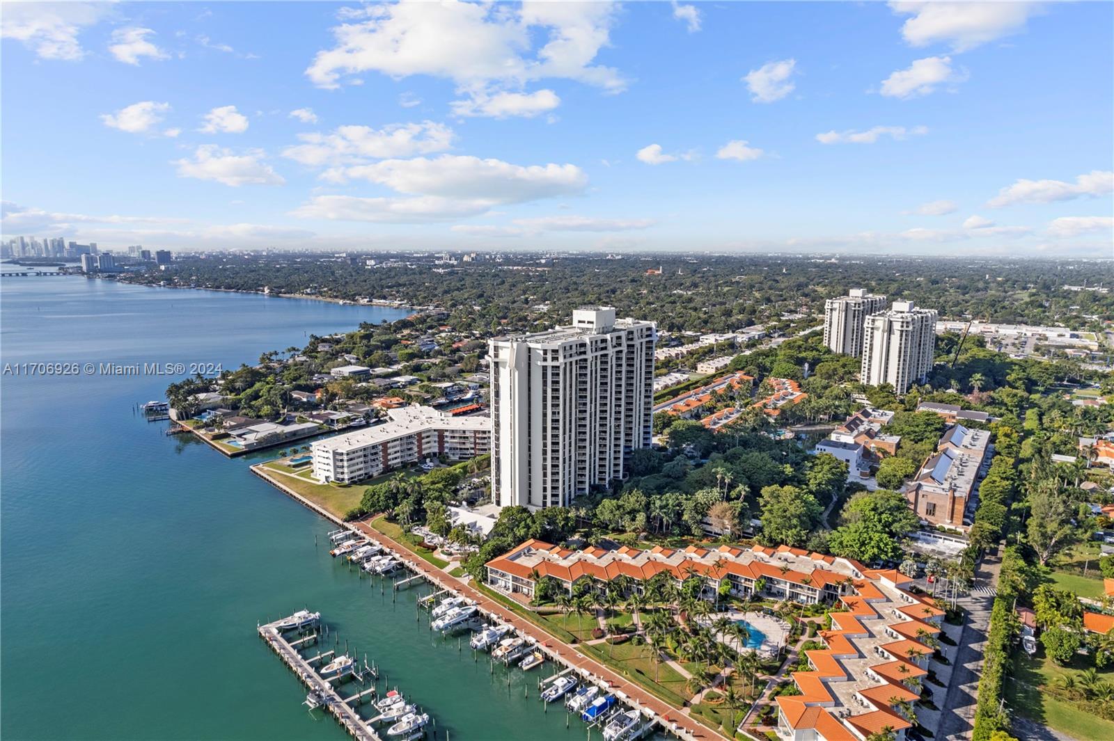 4000 NE Towerside Ter # 1109