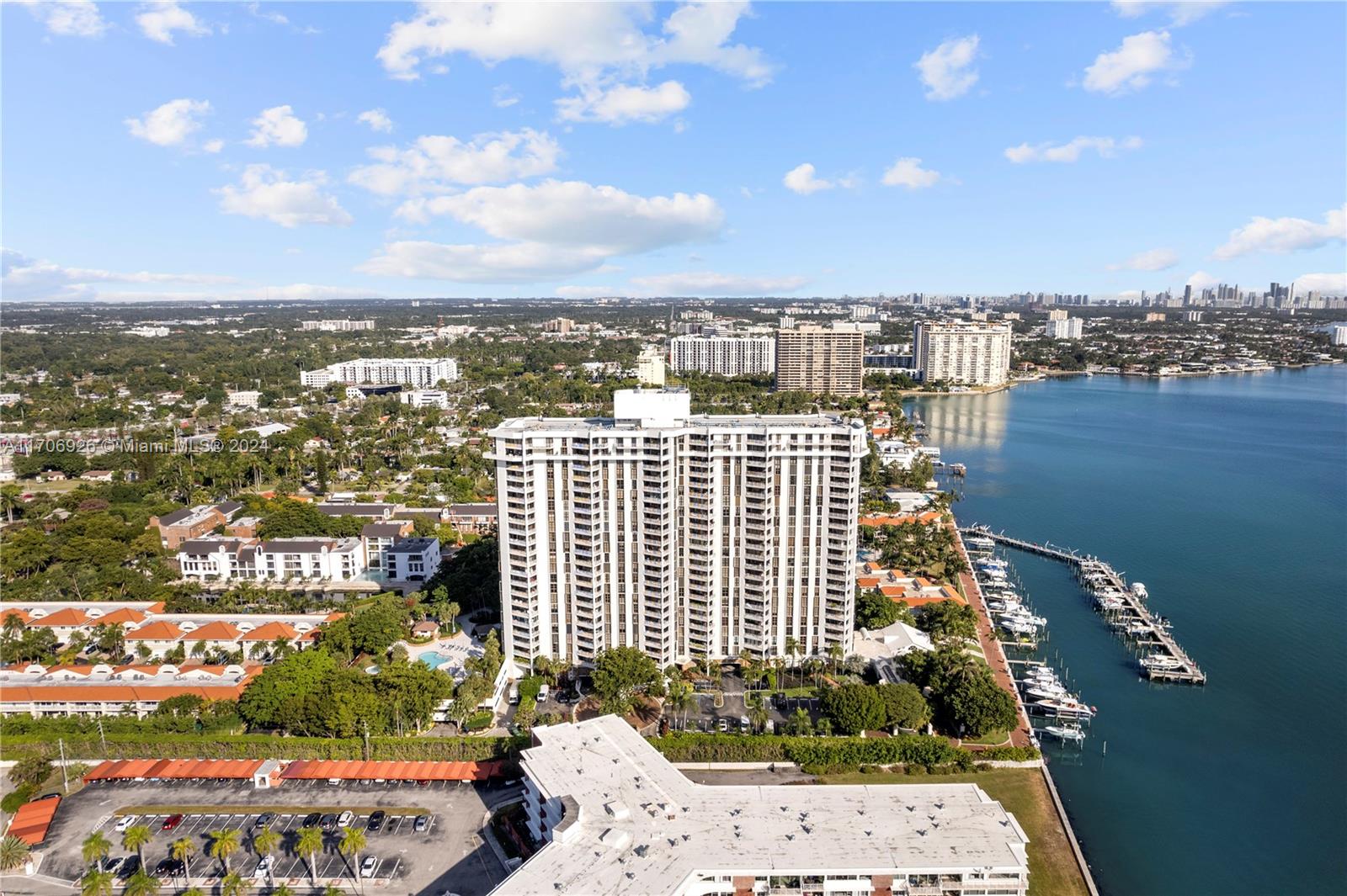 4000 NE Towerside Ter # 1109