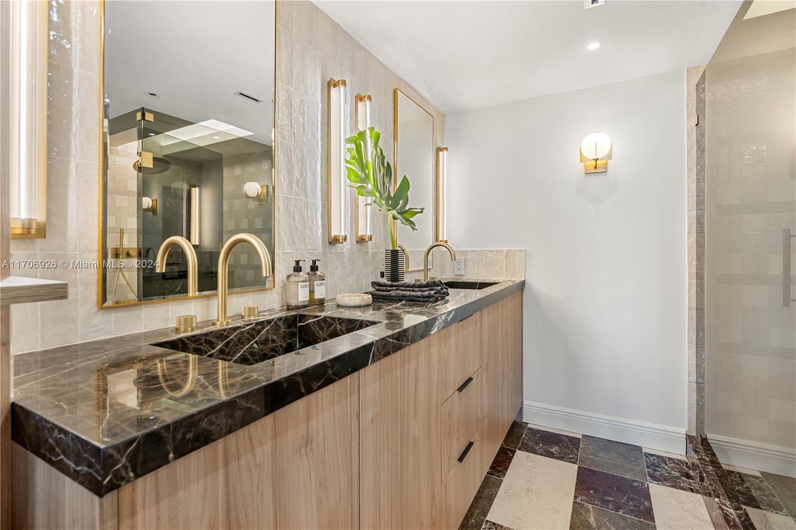 4000 NE Towerside Ter # 1109