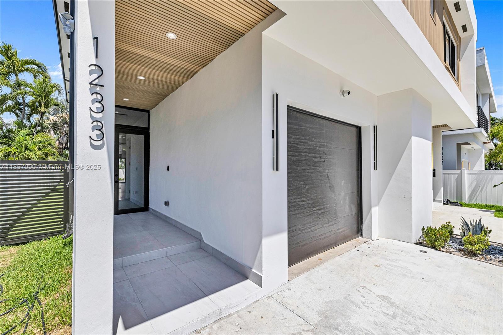 1233 NE 12th Ave # B