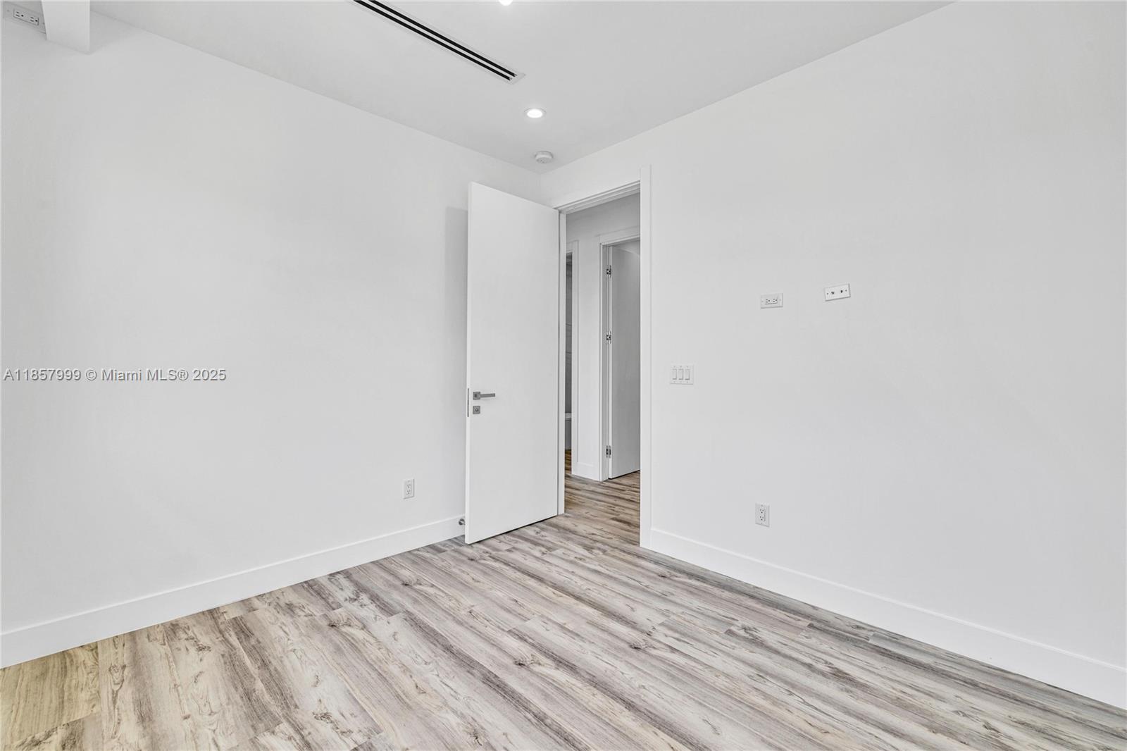 1233 NE 12th Ave # B