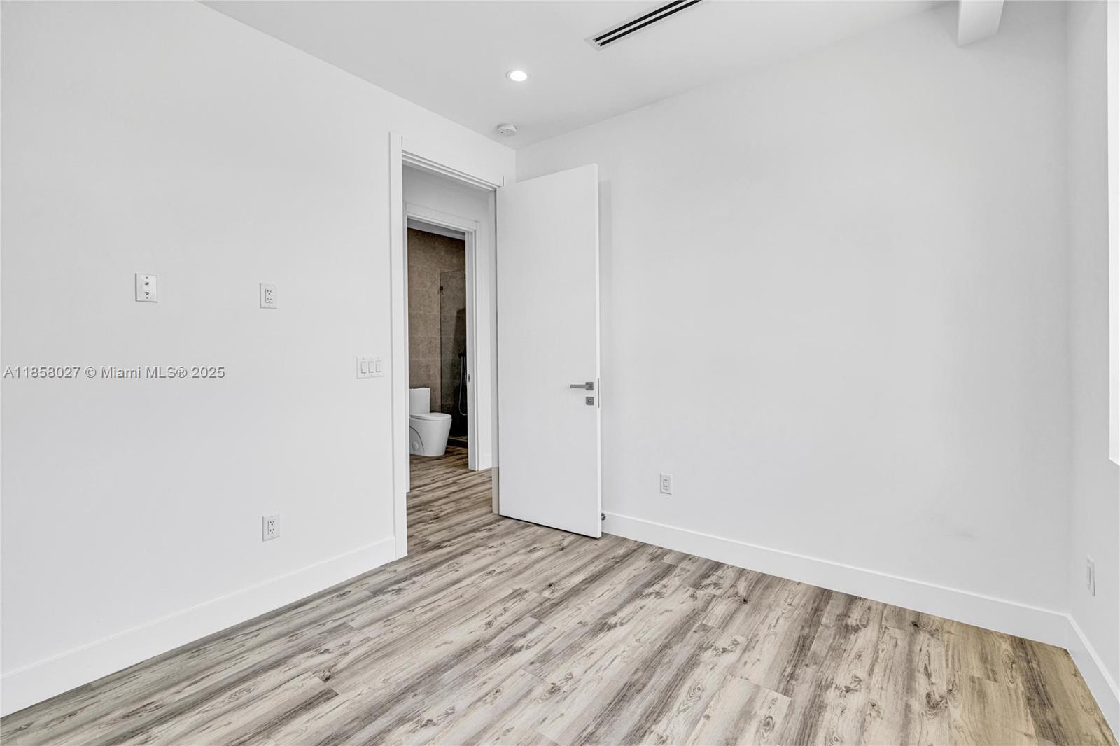 1233 NE 12th Ave