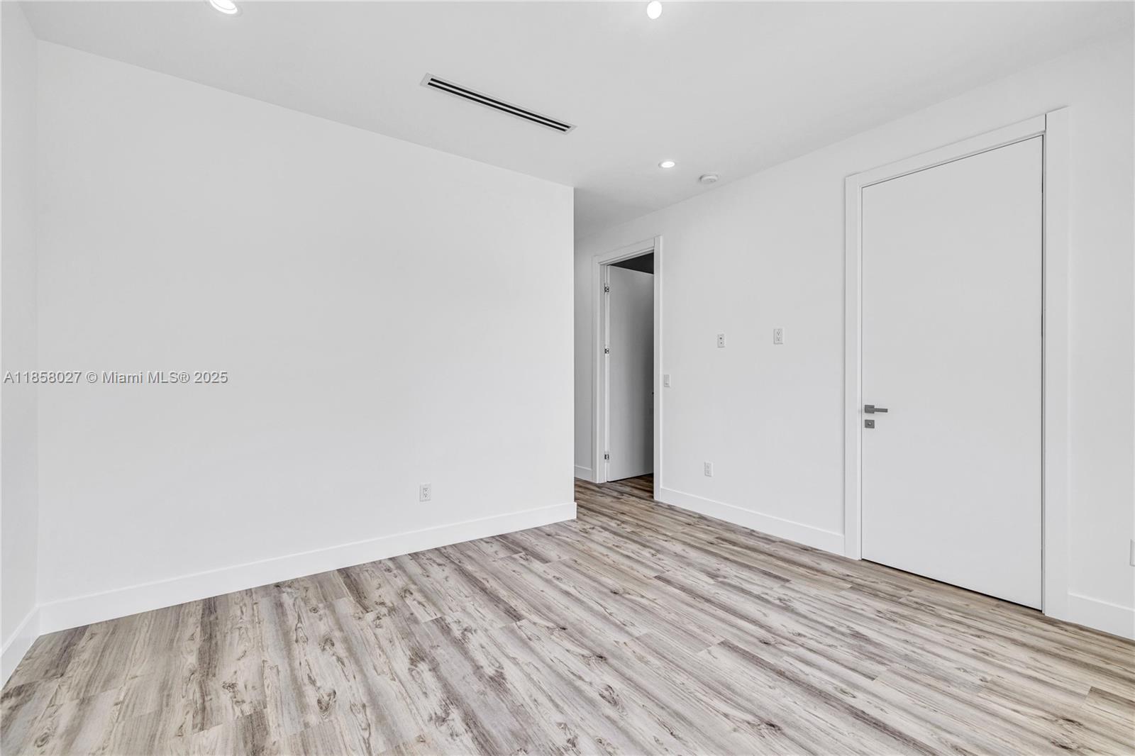 1233 NE 12th Ave