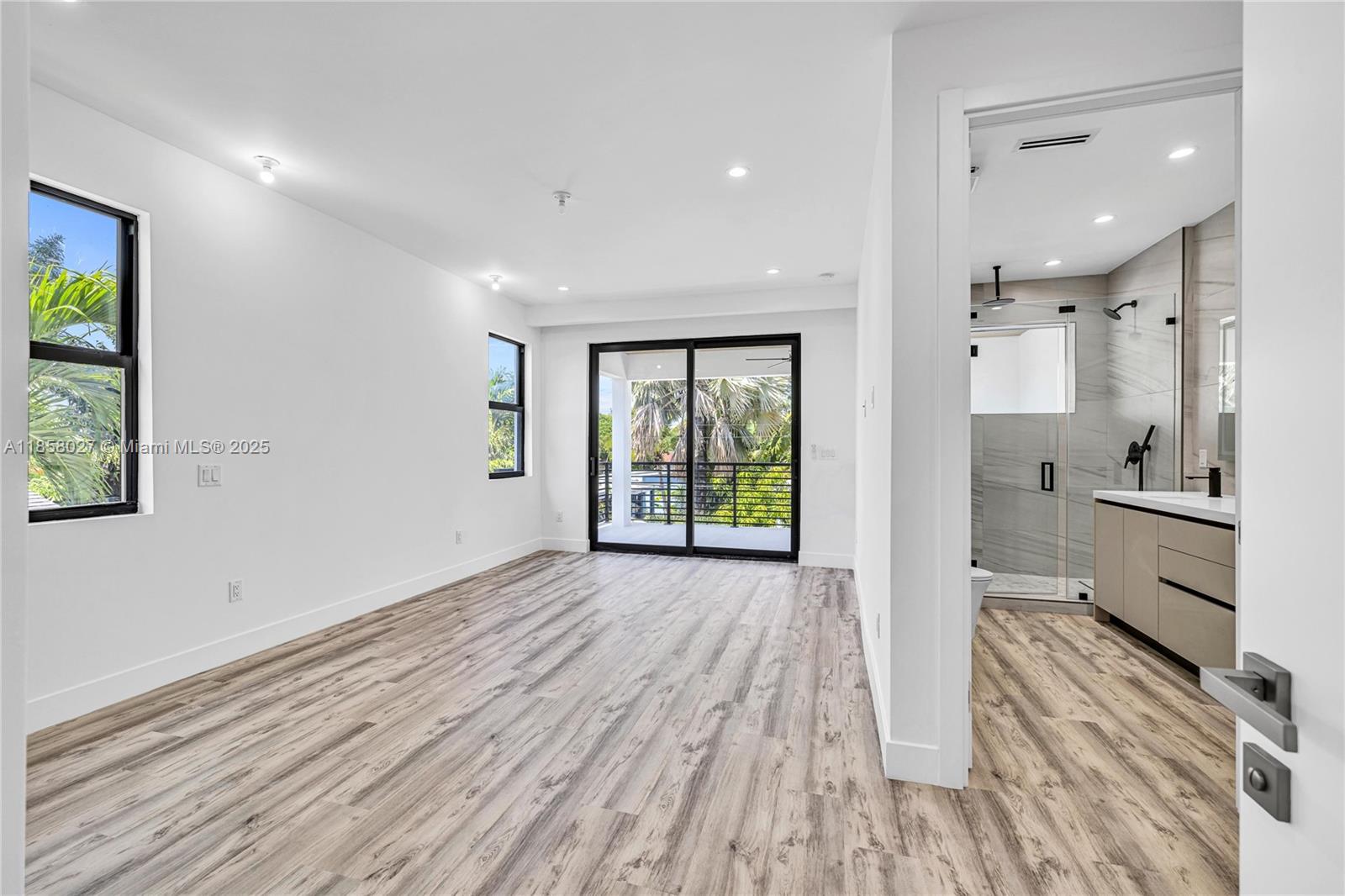1233 NE 12th Ave