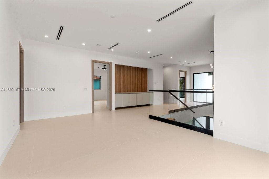 531 NE 10th Ave