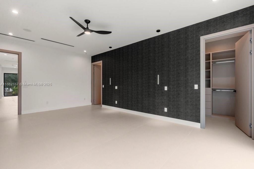 531 NE 10th Ave