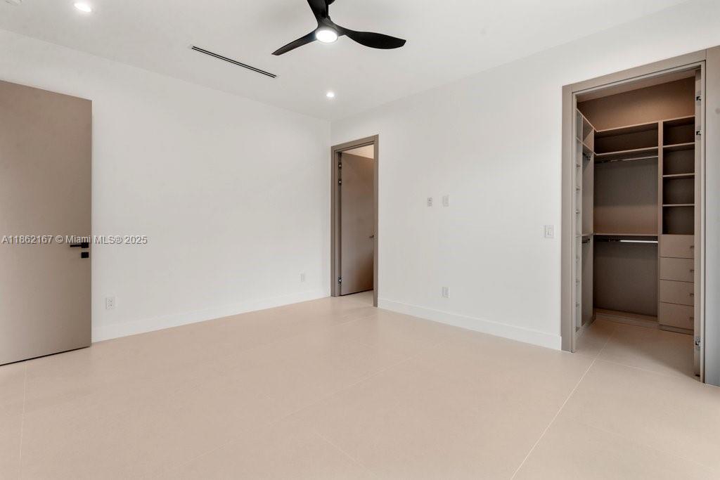 531 NE 10th Ave
