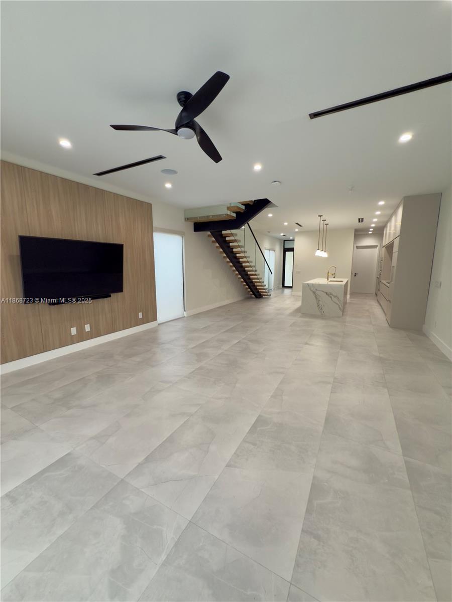 308 NE 14th Ave # A