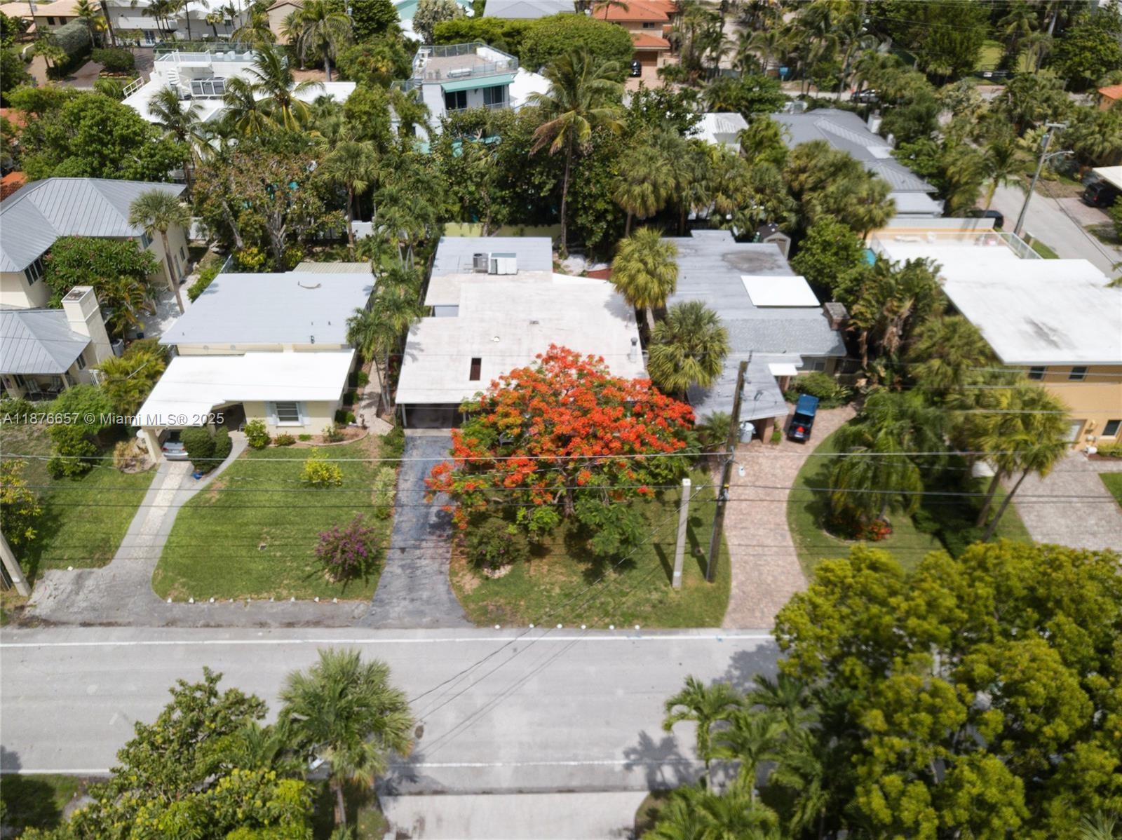 3008 Center Ave