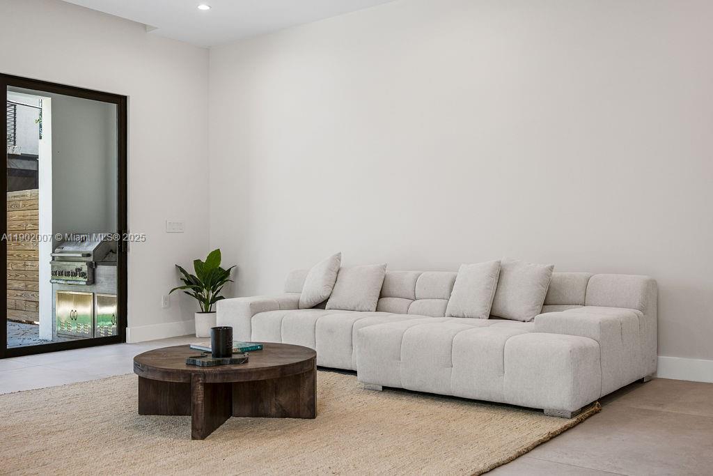 308 NE 14th Ave, Fort Lauderdale