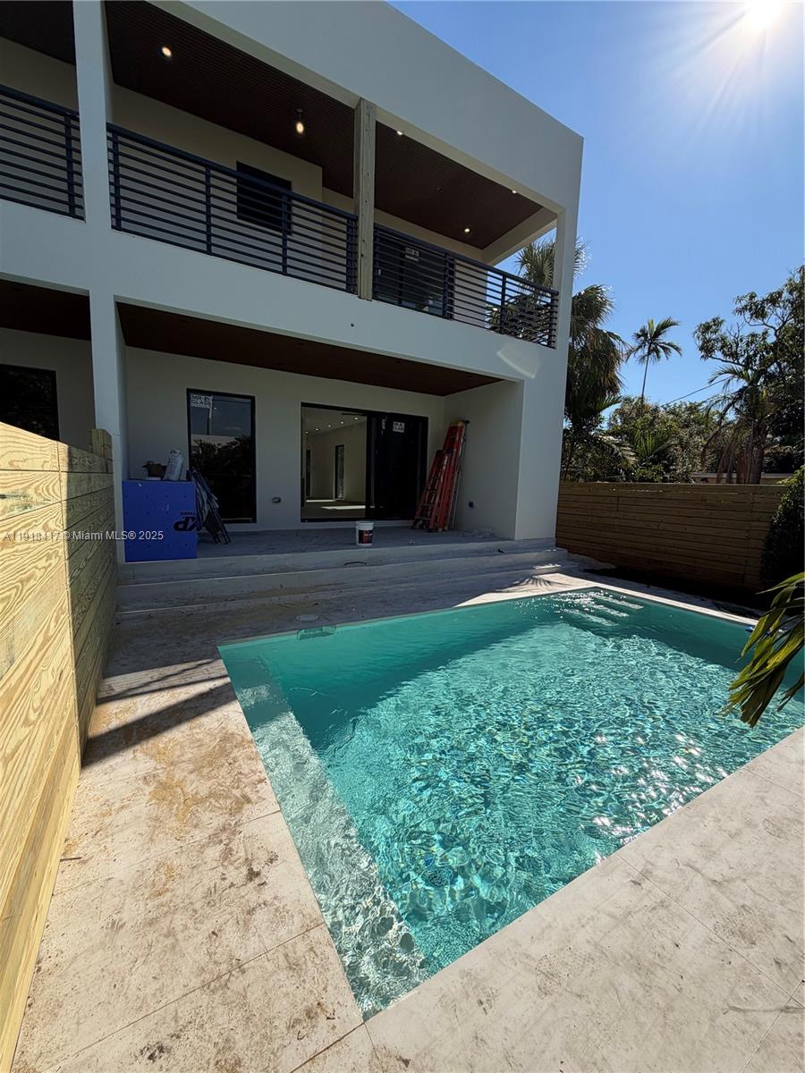 1337 NE 13TH AVE # 1337