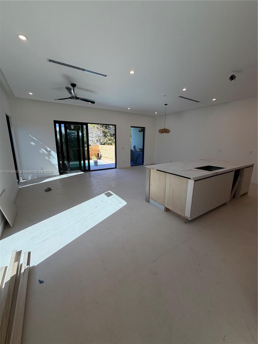 1337 NE 13TH AVE # 1337