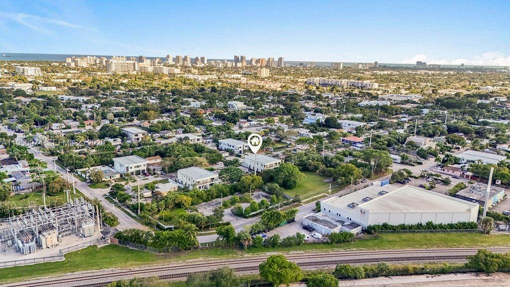 1321 NE 13th Ave # B