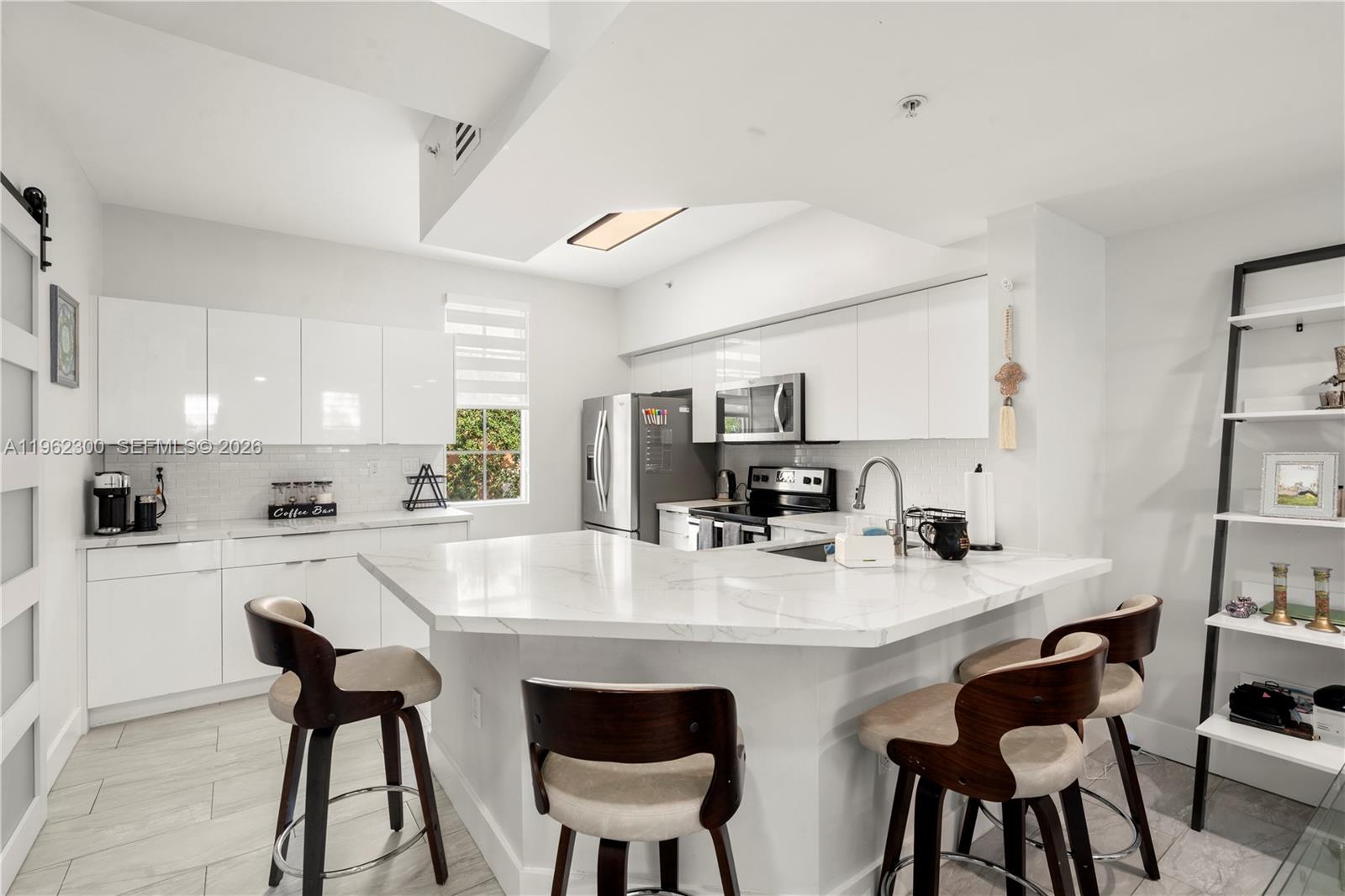 2991 NE 185th St # 1706