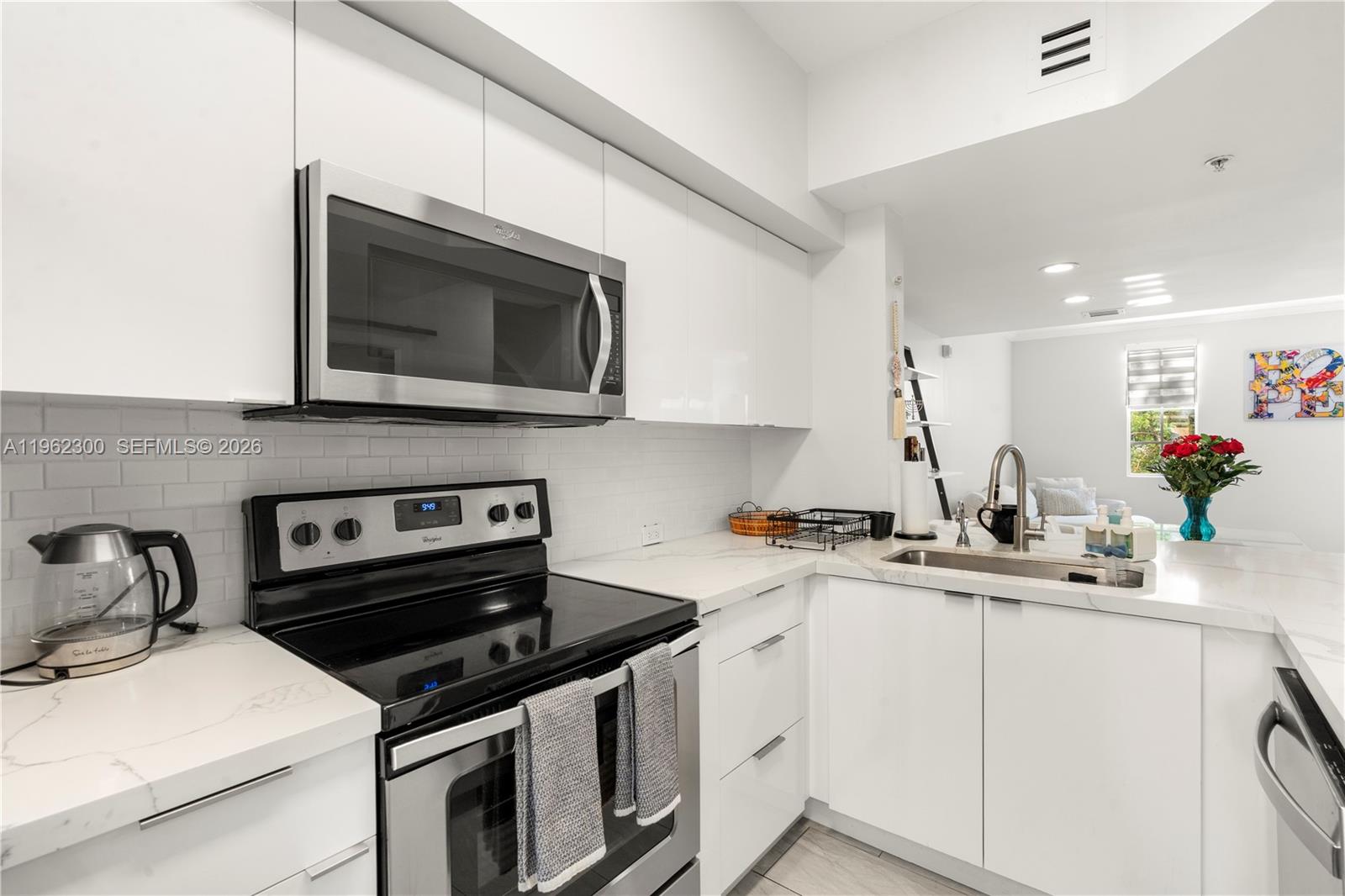 2991 NE 185th St # 1706