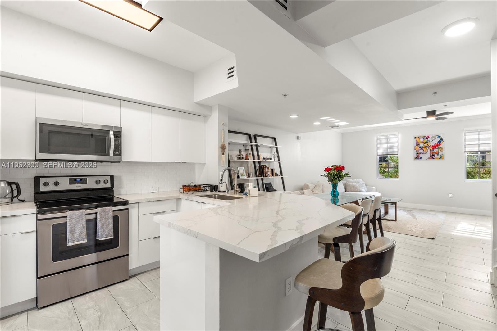 2991 NE 185th St # 1706