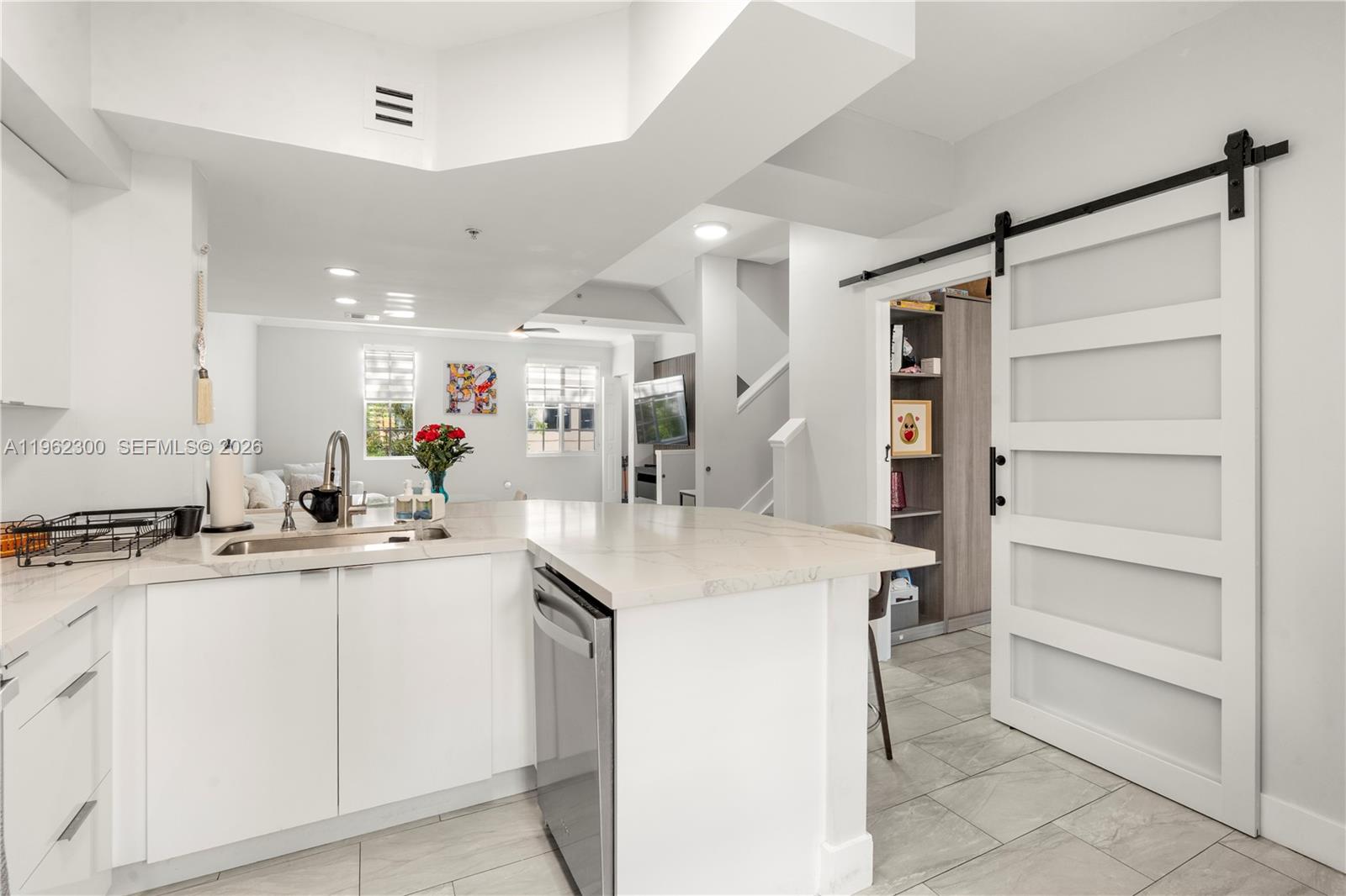 2991 NE 185th St # 1706