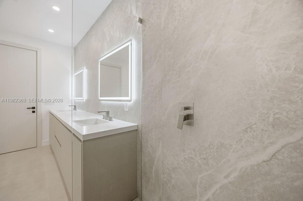 1321 NE 13th Ave # 1321