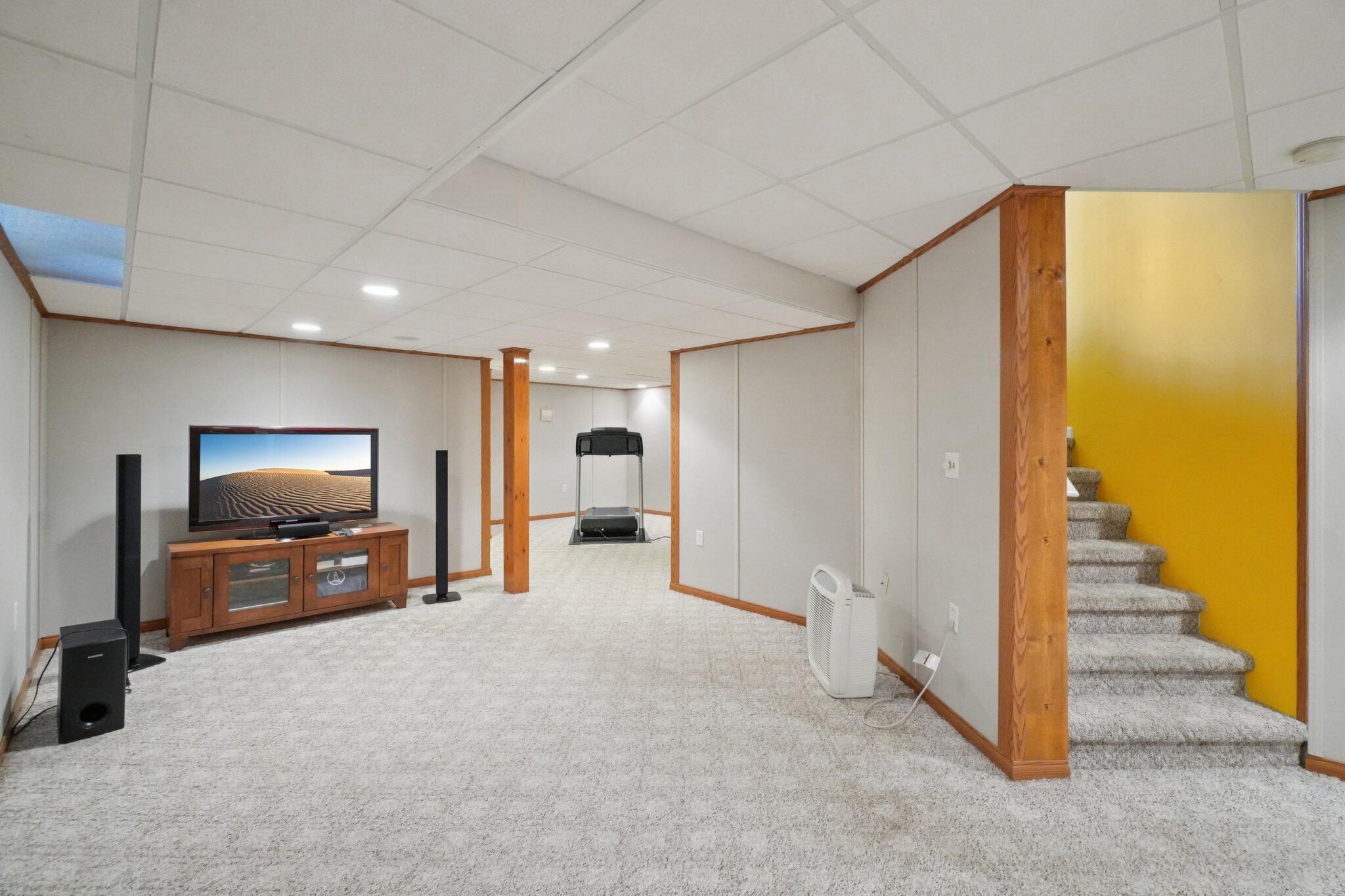 8608 Somerset Lane
