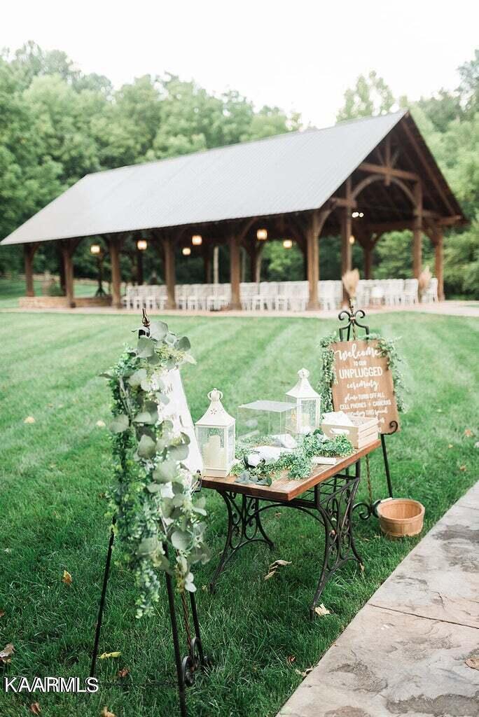 801 & 805 Hardin Lane