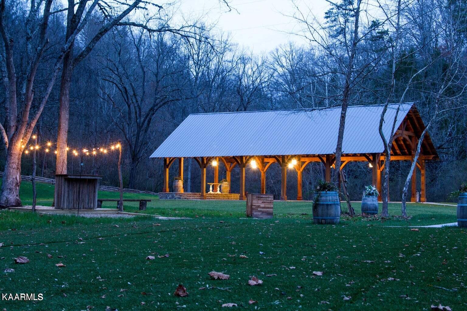 801 & 805 Hardin Lane