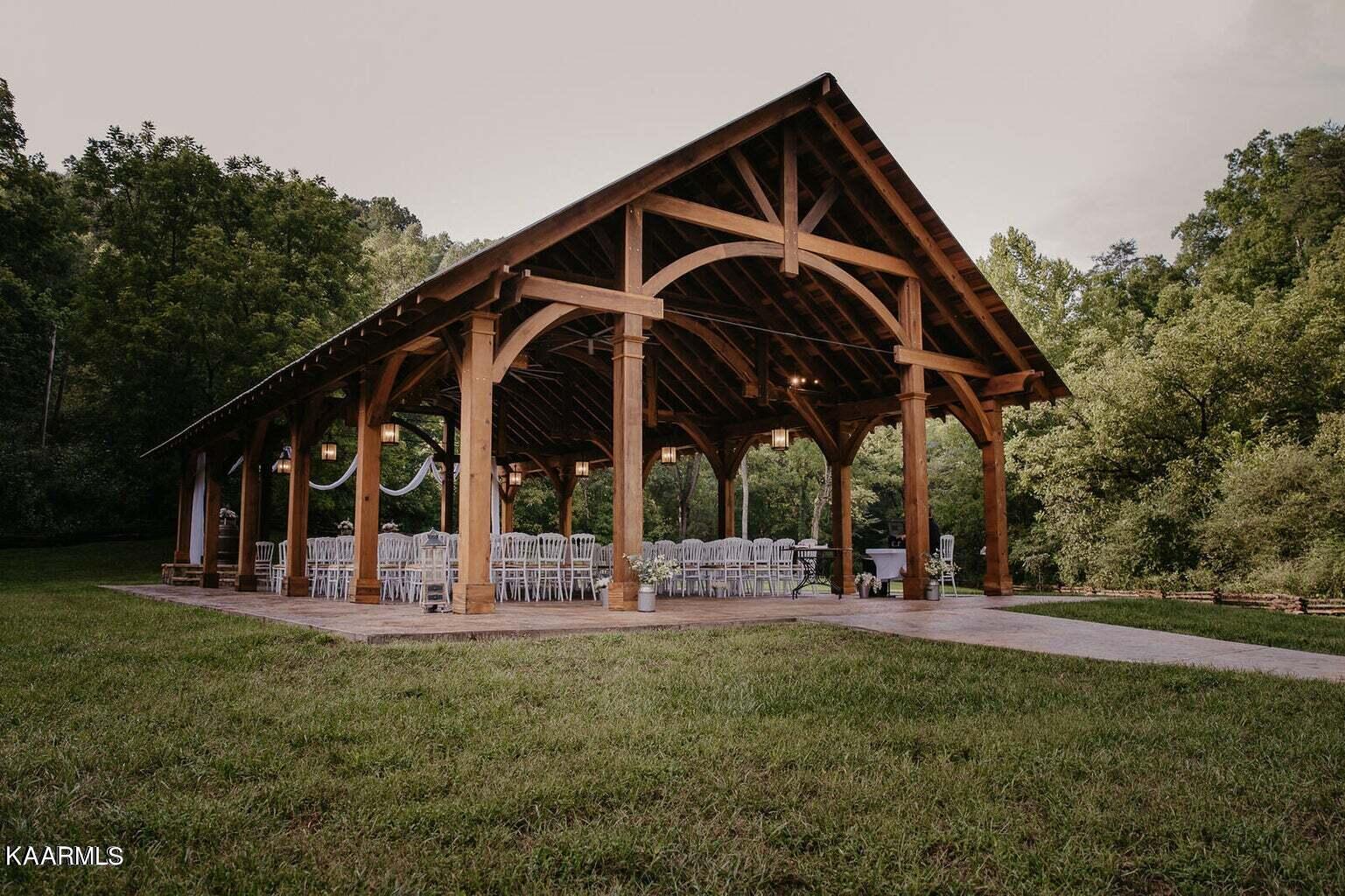 801 & 805 Hardin Lane