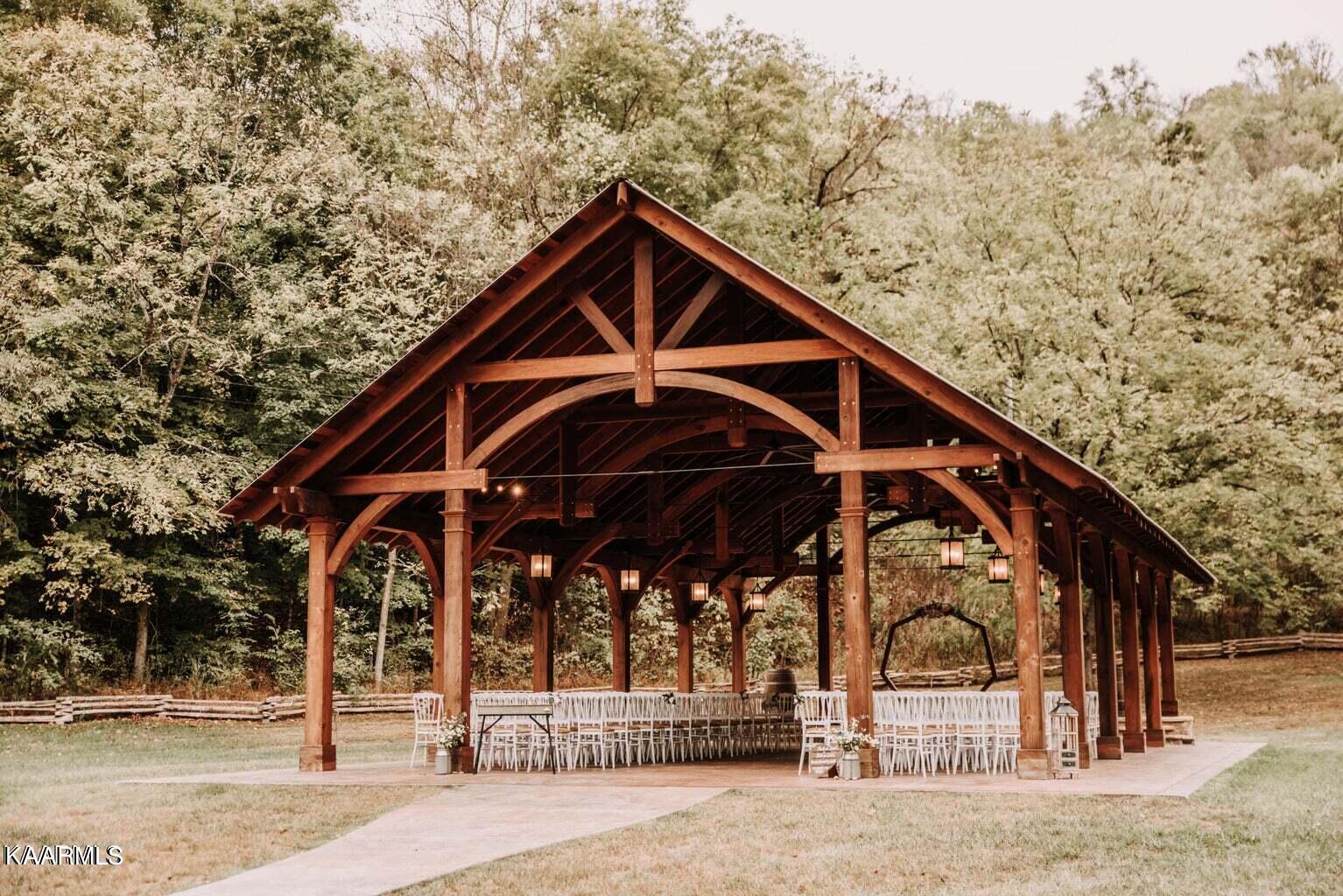 801 & 805 Hardin Lane