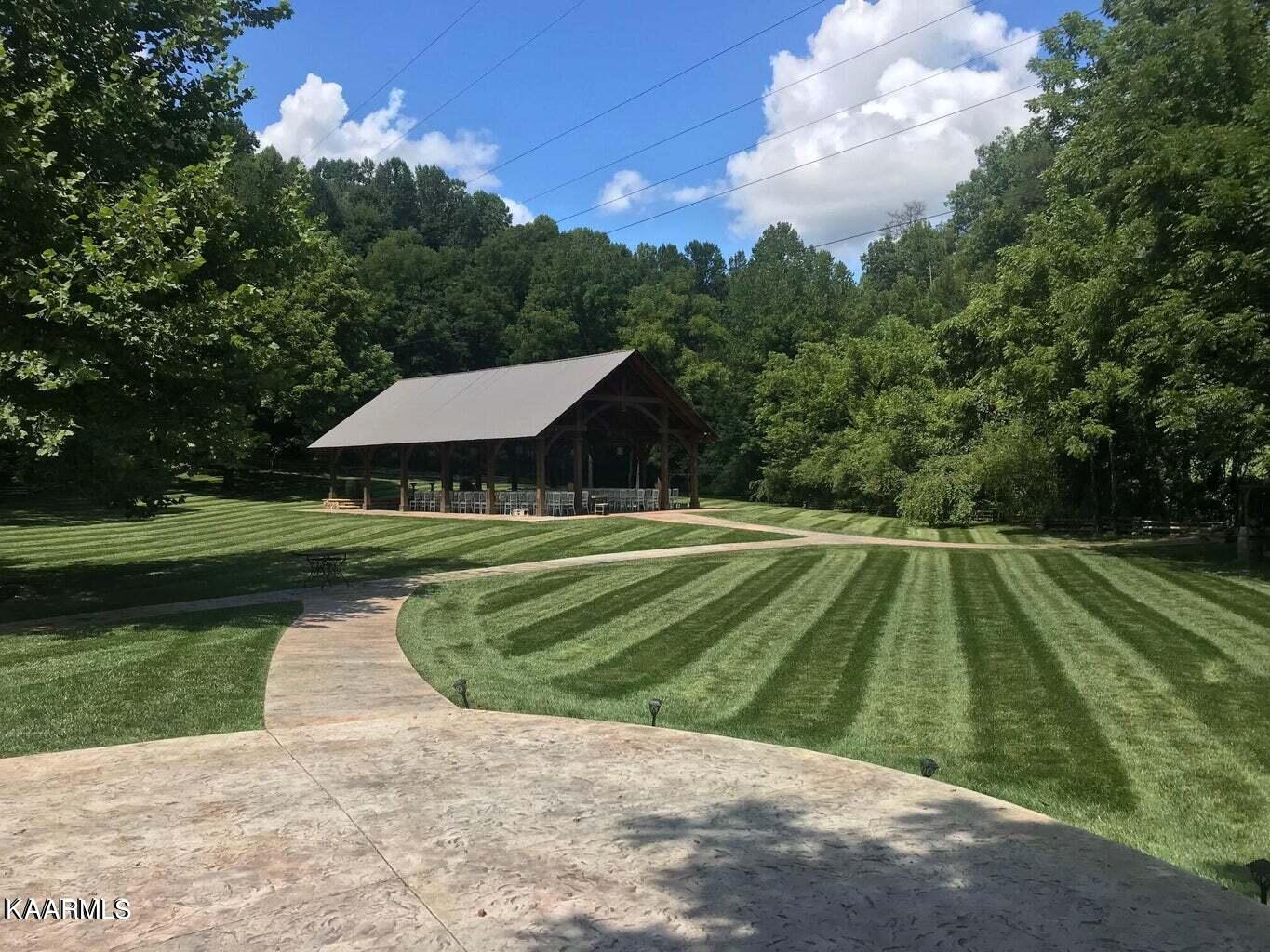 801 & 805 Hardin Lane