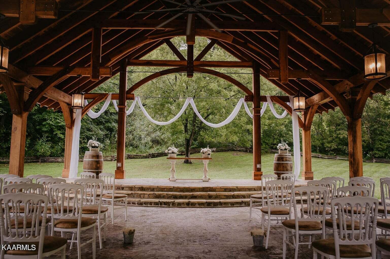 801 & 805 Hardin Lane