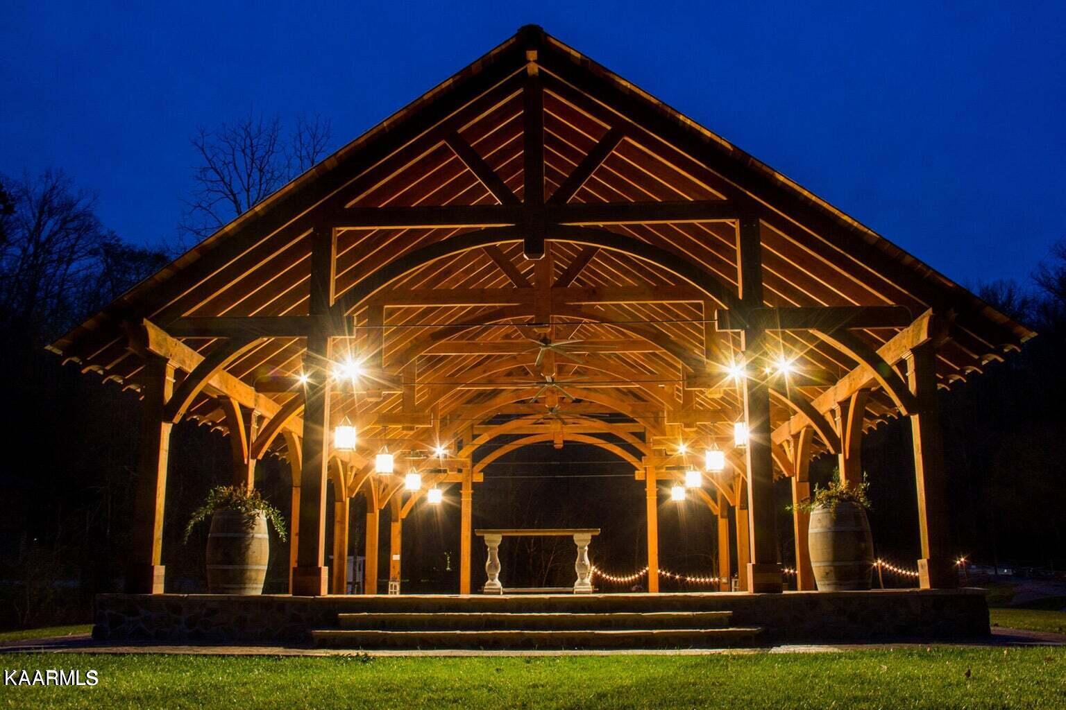 801 & 805 Hardin Lane