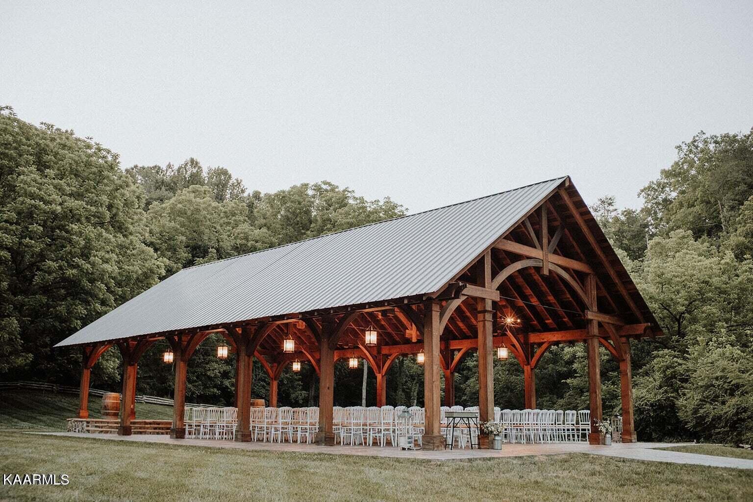 801 & 805 Hardin Lane