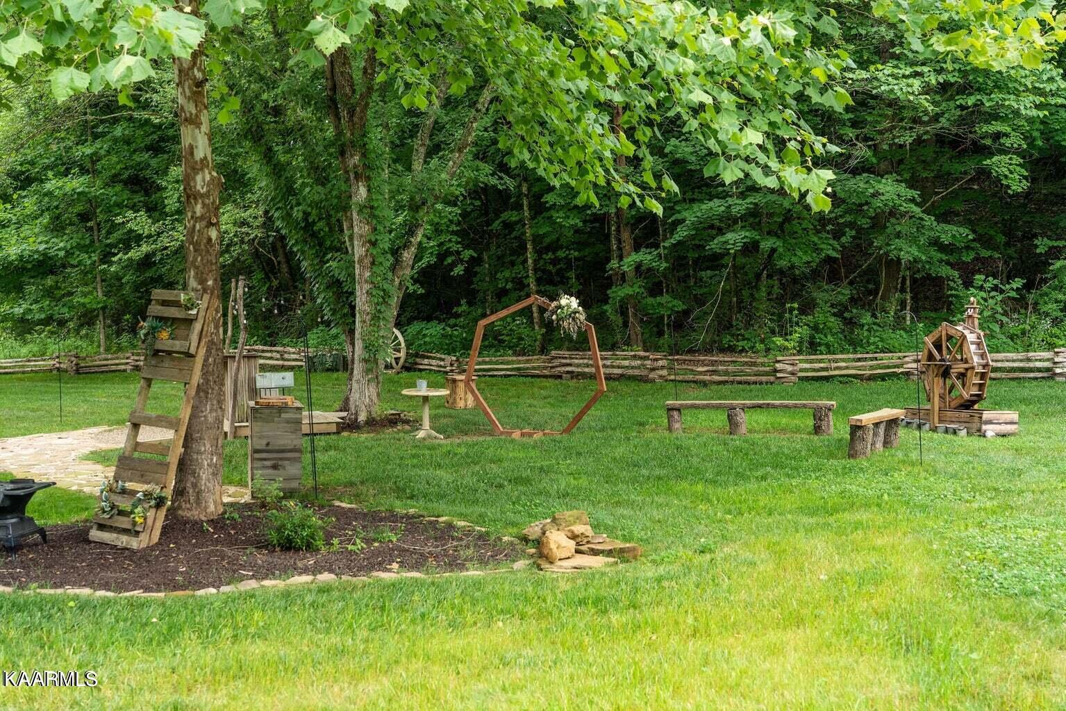 801 & 805 Hardin Lane