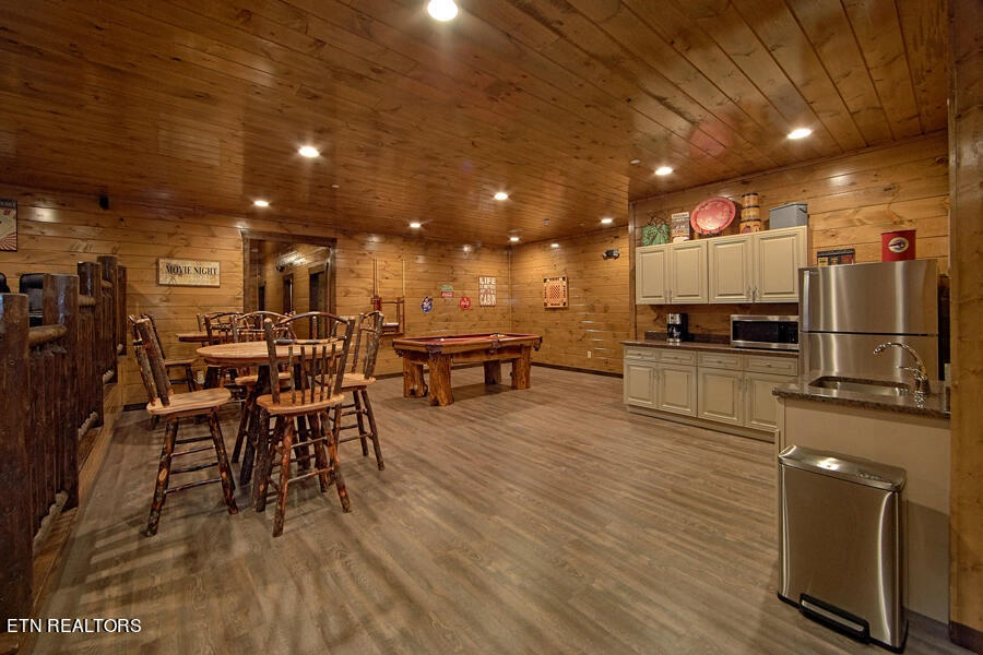 2006 Thistle Thorn Tr