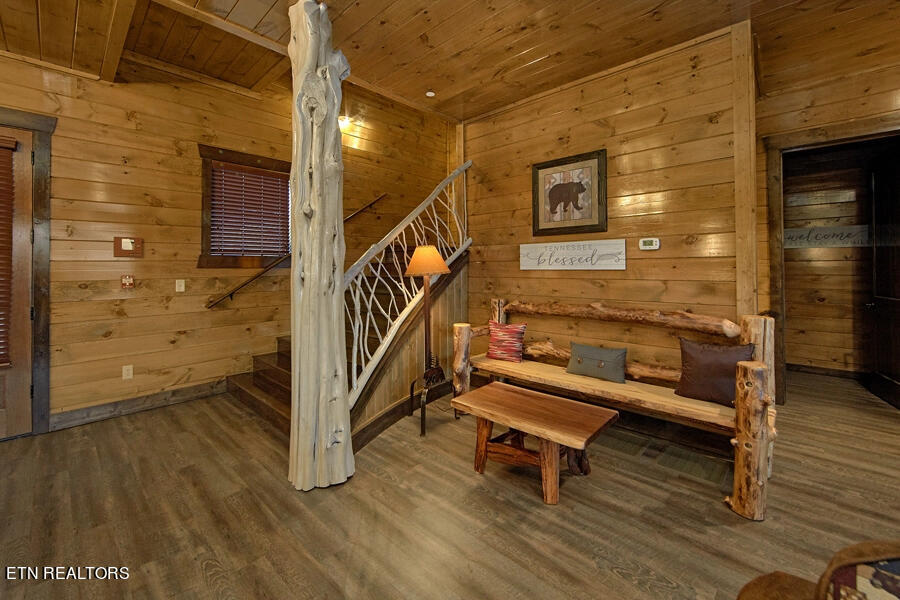 2006 Thistle Thorn Tr