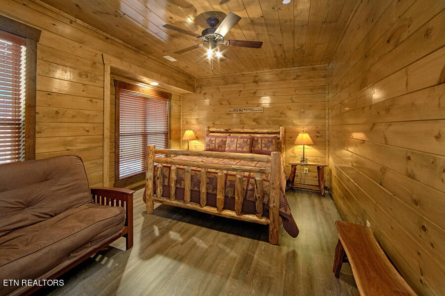 2006 Thistle Thorn Tr