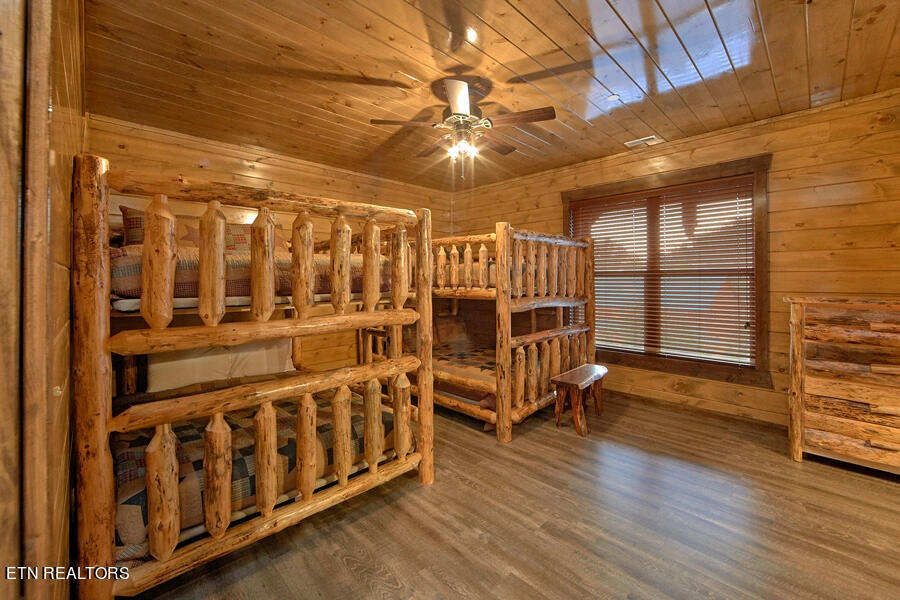 2006 Thistle Thorn Tr